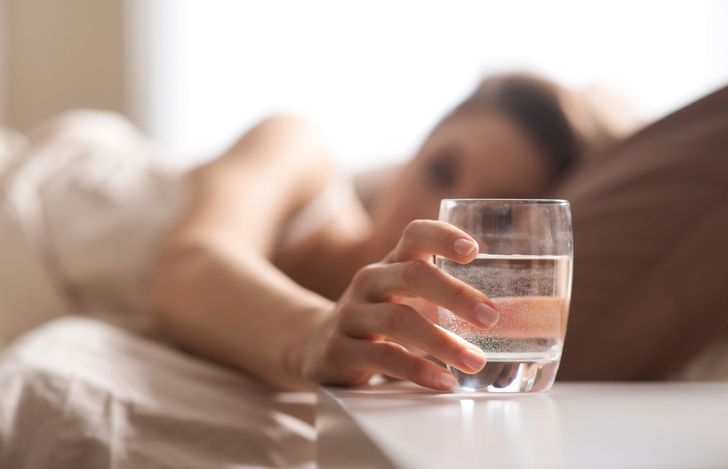Điều gì xảy ra nếu thường xuyên uống nước ấm vào buổi sáng?